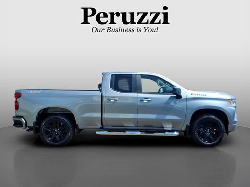 Used 2023 Chevrolet Silverado 1500 RST AWD/4WD image 2