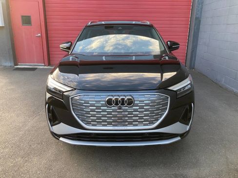 Used 2023 Audi Q4 e-tron Premium w/ Convenience Package image 7