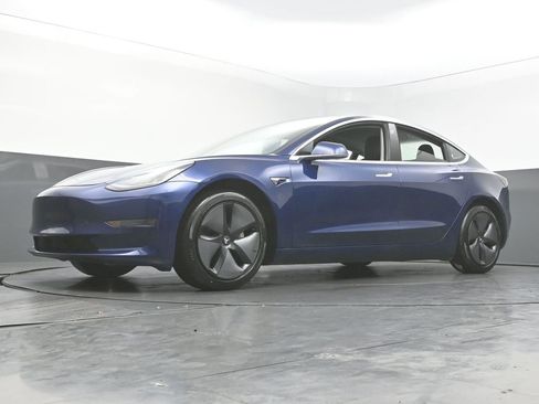 Used 2018 Tesla Model 3 Long Range RWD image 49