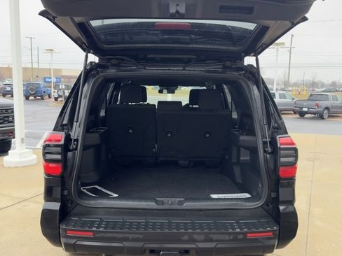 Used 2025 Toyota 4Runner SR5 image 12