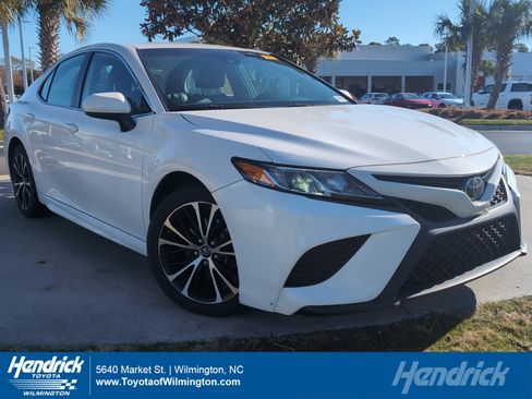 Used 2019 Toyota Camry SE image 1