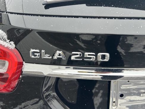 Used 2016 Mercedes-Benz GLA 250 4MATIC image 4