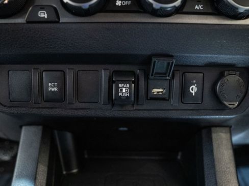 Used 2021 Toyota Tacoma TRD Off-Road image 20