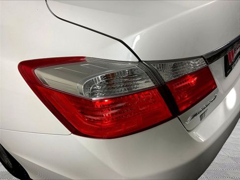 Used 2013 Honda Accord LX image 22