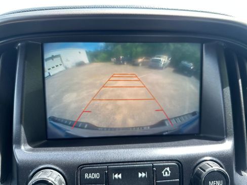 Used 2017 Chevrolet Colorado Z71 w/ Z71 Midnight Edition AWD/4WD image 19