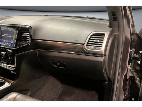 Used 2019 Jeep Grand Cherokee Limited w/ Luxury Group II image 17