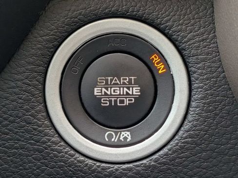 Used 2022 RAM 1500 Laramie AWD/4WD image 33