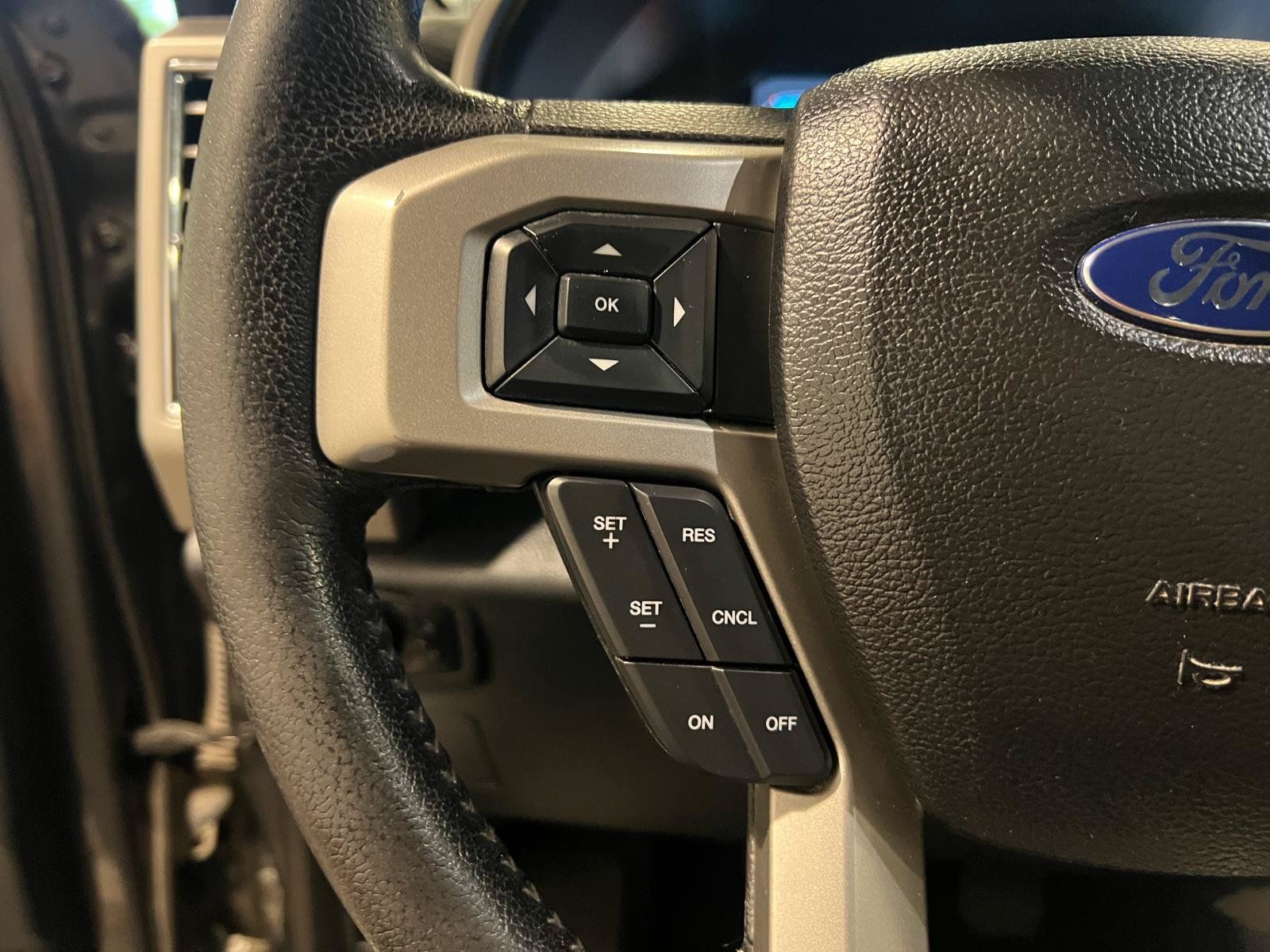Used 2016 Ford F150 Lariat w/ Equipment Group 502A Luxury AWD/4WD image 13