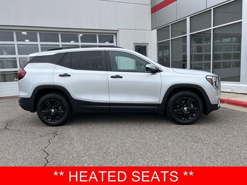 Used 2022 GMC Terrain SLE w/ Driver Convenience Package AWD/4WD image 1