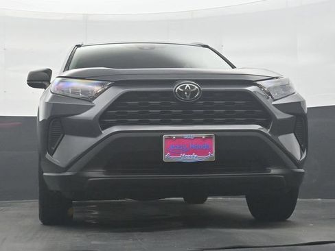 Used 2020 Toyota RAV4 LE FWD image 27