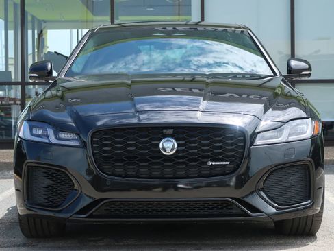 Used 2024 Jaguar XF R-Dynamic SE AWD/4WD image 2