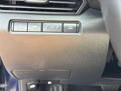 Used 2023 Nissan Altima 2.0 SR FWD image 9