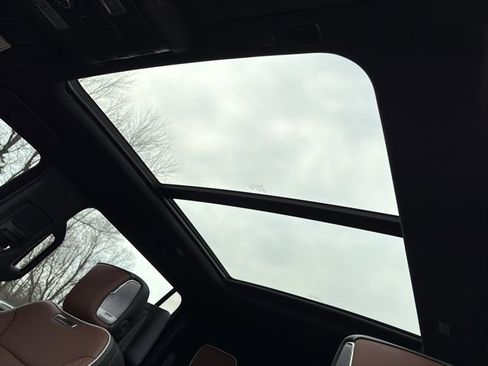 Used 2023 GMC Yukon XL Denali Ultimate image 29