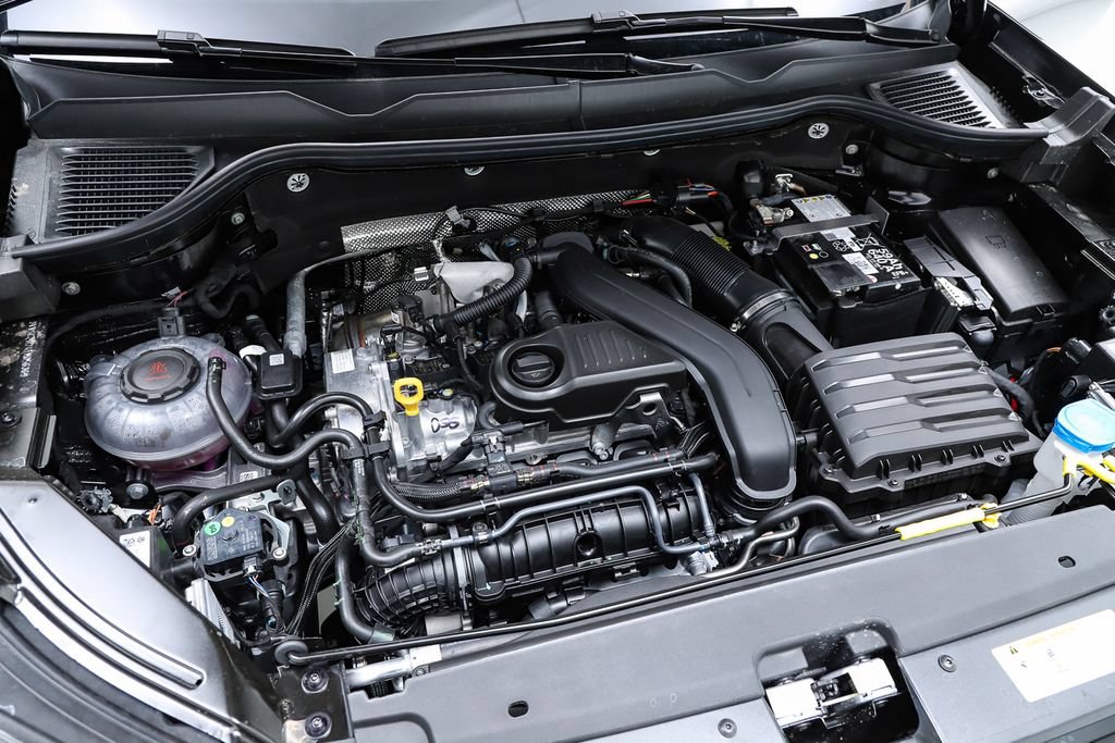 New 2026 Volkswagen Taos SE FWD image 28
