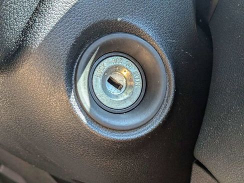 Used 2019 Kia Sorento L FWD image 31