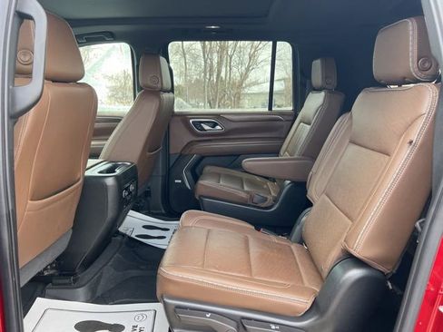 Used 2022 Chevrolet Suburban High Country image 18