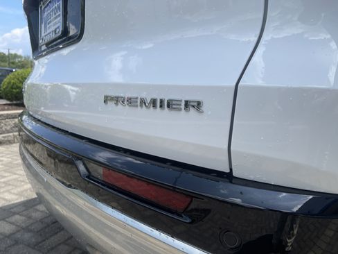 Used 2024 Chevrolet Traverse RS image 12