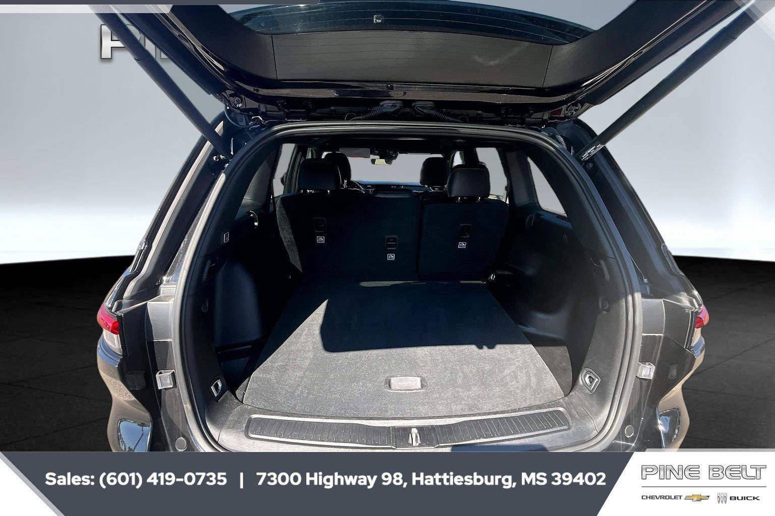 Used 2025 Jeep Grand Cherokee Altitude AWD/4WD image 21