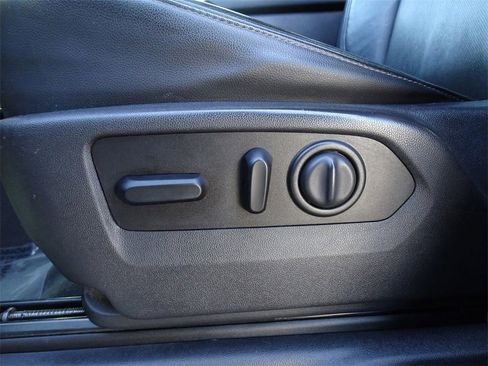 Used 2020 Chevrolet Silverado 3500 LTZ w/ Gooseneck/5TH Wheel Package image 12