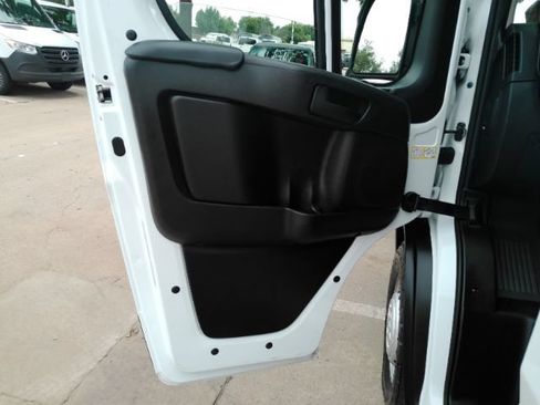 Used 2025 RAM ProMaster 2500 w/ Convenience Group FWD image 15