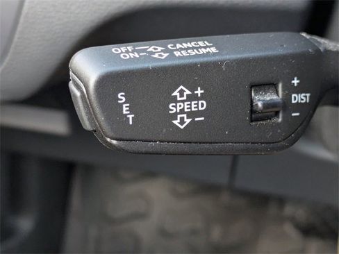 Used 2023 Audi Q5 e Premium Plus w/ Premium Plus Package image 23