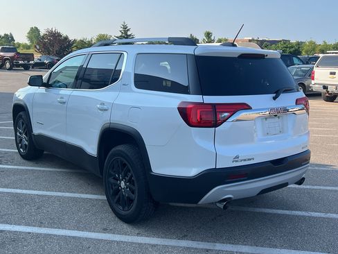 Used 2018 GMC Acadia SLT AWD/4WD image 3