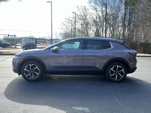 New 2026 Chevrolet Equinox EV LT AWD/4WD image 6