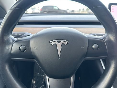 Used 2018 Tesla Model 3 Mid Range image 21
