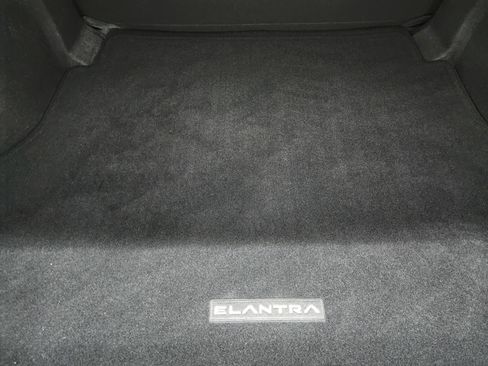 Used 2024 Hyundai Elantra SE image 27