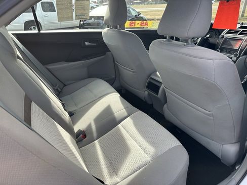Used 2013 Toyota Camry L image 18