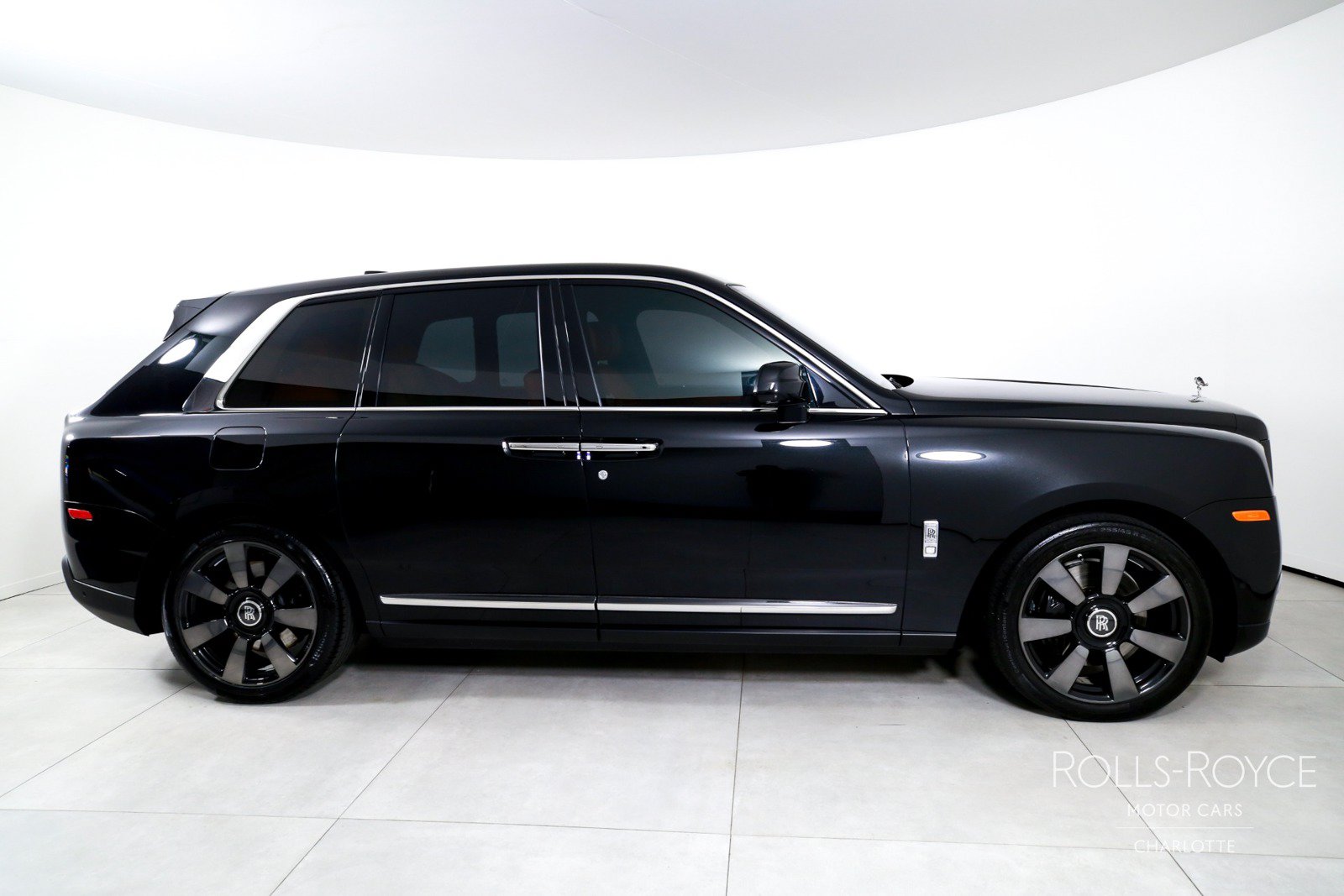 Used 2020 Rolls-Royce Cullinan AWD/4WD image 10