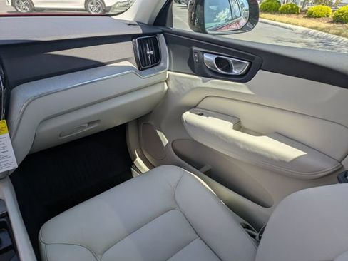 Used 2024 Volvo XC60 B5 Plus w/ Protection Package Premier AWD/4WD image 19
