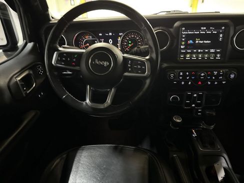 Used 2020 Jeep Wrangler Unlimited Sahara AWD/4WD image 11