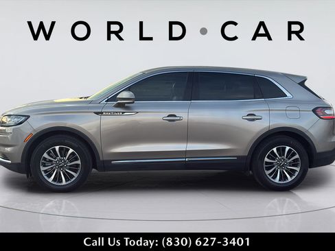 Used 2021 Lincoln Nautilus FWD w/ Equipment Group 101A image 9