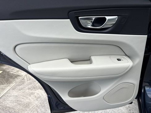 New 2026 Volvo XC60 T8 Ultra w/ Protection Package Premier AWD/4WD image 17