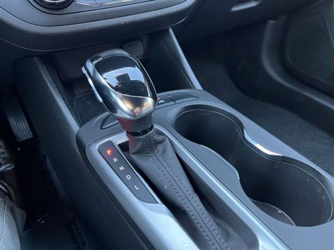 Used 2025 Buick Envista Preferred image 41