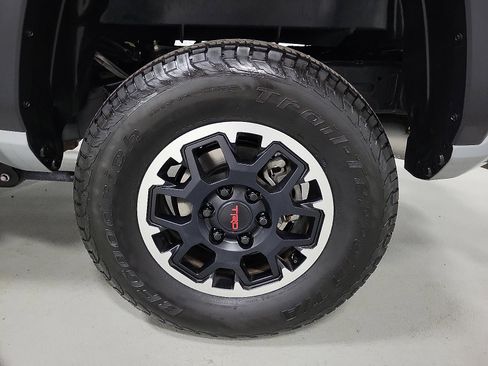 Used 2024 Toyota Tacoma TRD Off-Road image 8