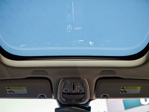 Used 2023 Volvo XC60 B5 Ultimate w/ Climate Package image 18