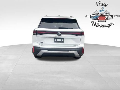 New 2025 Volkswagen Tiguan SE image 6