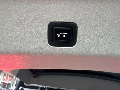 Used 2021 Cadillac Escalade ESV Sport Platinum image 22