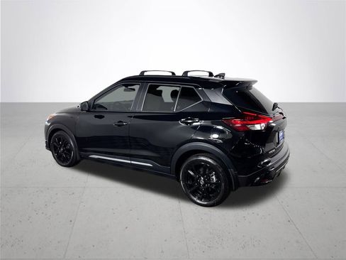 Used 2021 Nissan Kicks SR w/ SR Premium Package FWD image 8