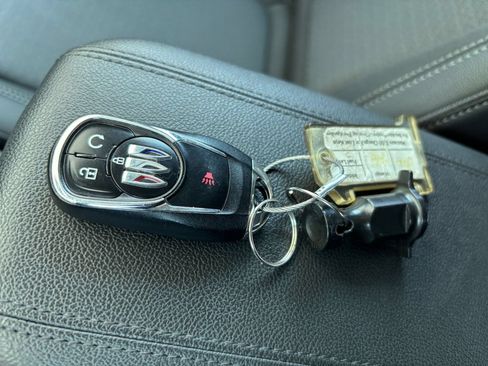 Used 2025 Buick Encore GX Preferred AWD/4WD image 21