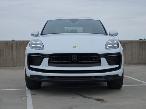 Certified 2026 Porsche Macan AWD/4WD image 11