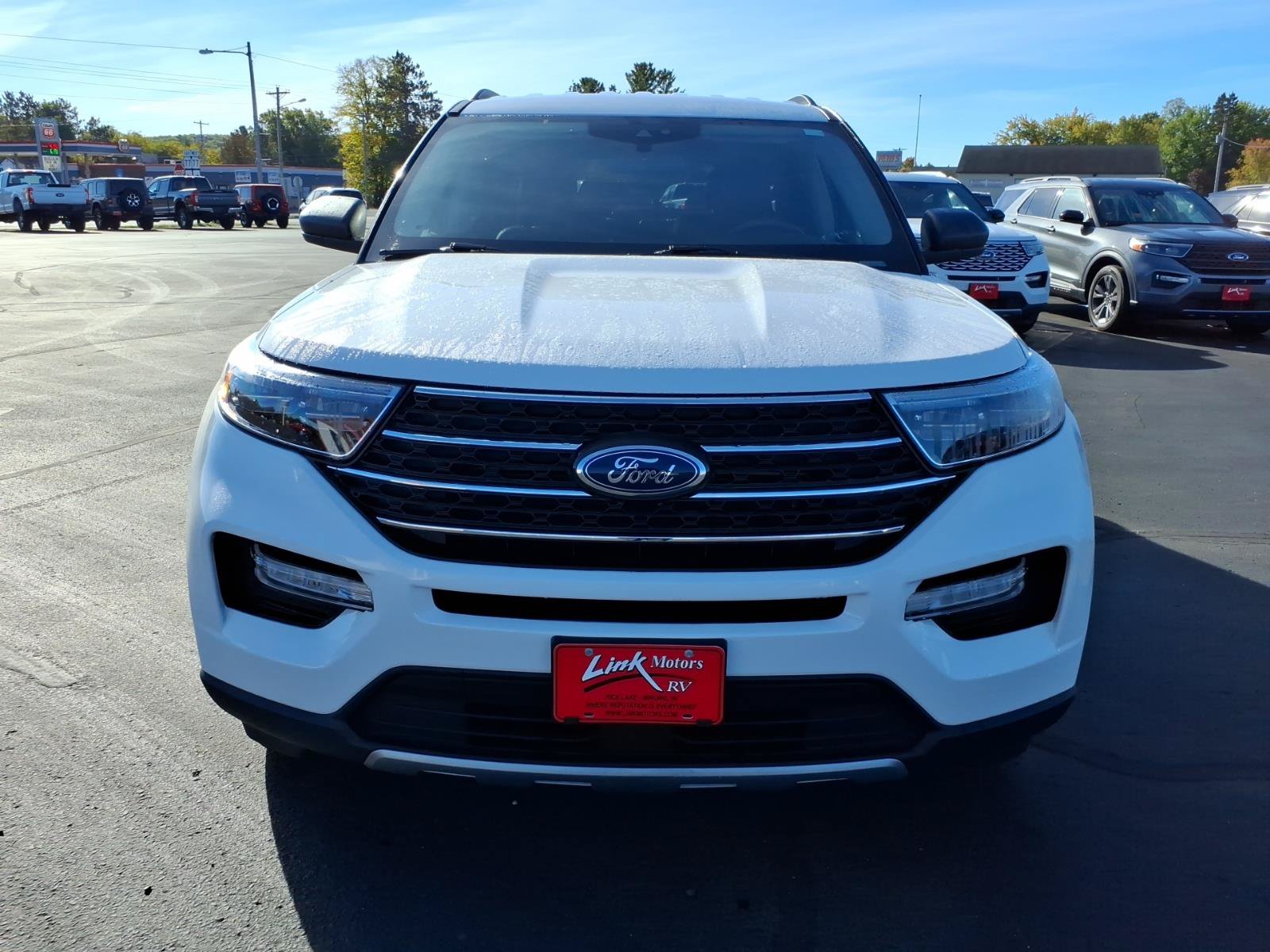 Used 2023 Ford Explorer XLT w/ Equipment Group 202A AWD/4WD image 9