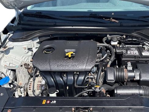 Used 2020 Hyundai Elantra SE FWD image 13