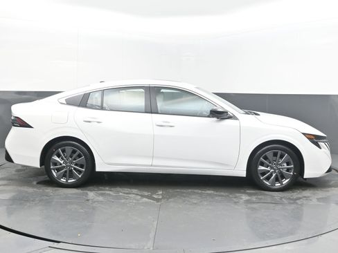 New 2026 Nissan Sentra SL FWD image 8