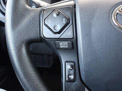 Used 2020 Toyota Tacoma SR AWD/4WD image 31
