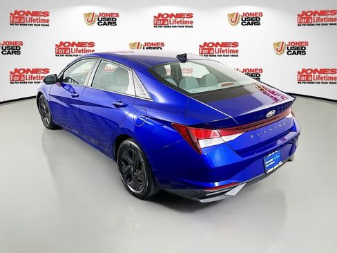 Certified 2021 Hyundai Elantra SEL w/ Convenience Package FWD image 2