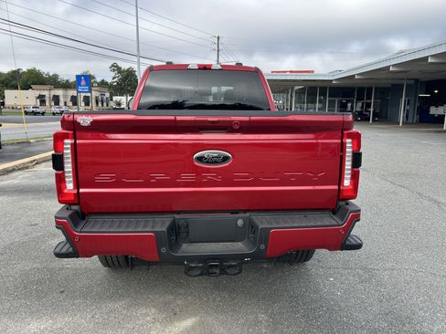 Used 2024 Ford F250 XLT w/ Black Appearance Package image 6