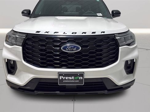 Certified 2025 Ford Explorer ST-Line w/ Premium Package AWD/4WD image 32